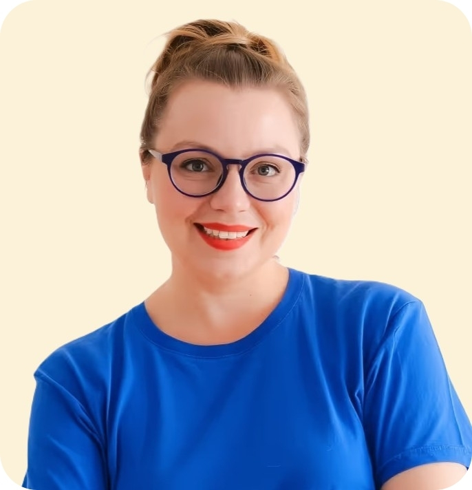 Lenka Stawarczyk - UX writer & Brand Strategist 